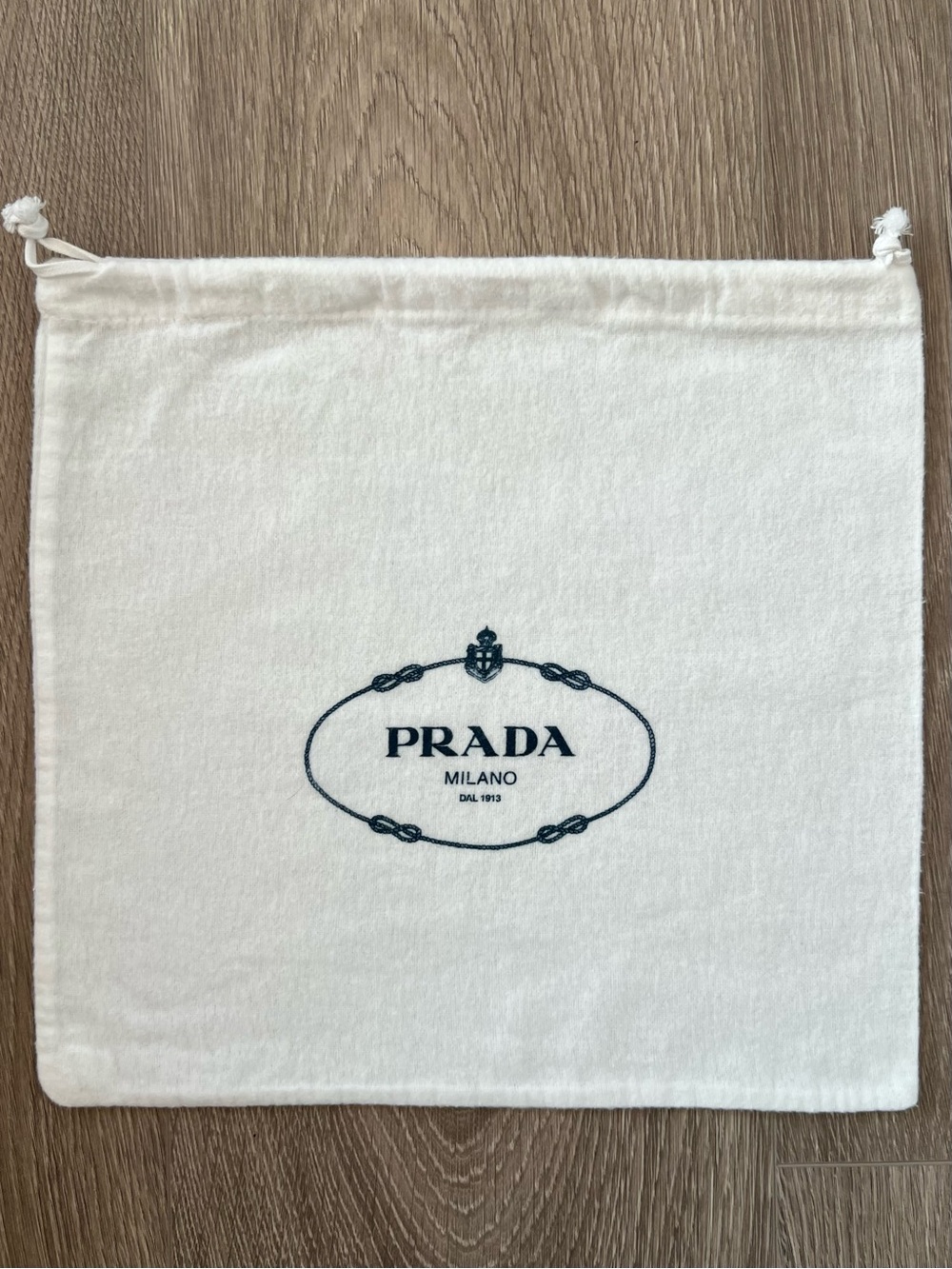 Prada dust bag (C886)